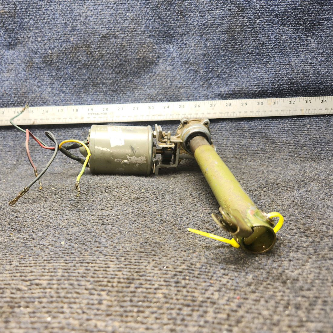 Used aircraft parts for sale, C301002-0305 Cessna 182G Flap Actuator Assembly