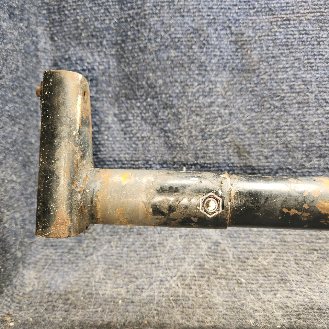 Used aircraft parts for sale, 62705-000 piper PA-28-181 Flap Torque Tube Assembly