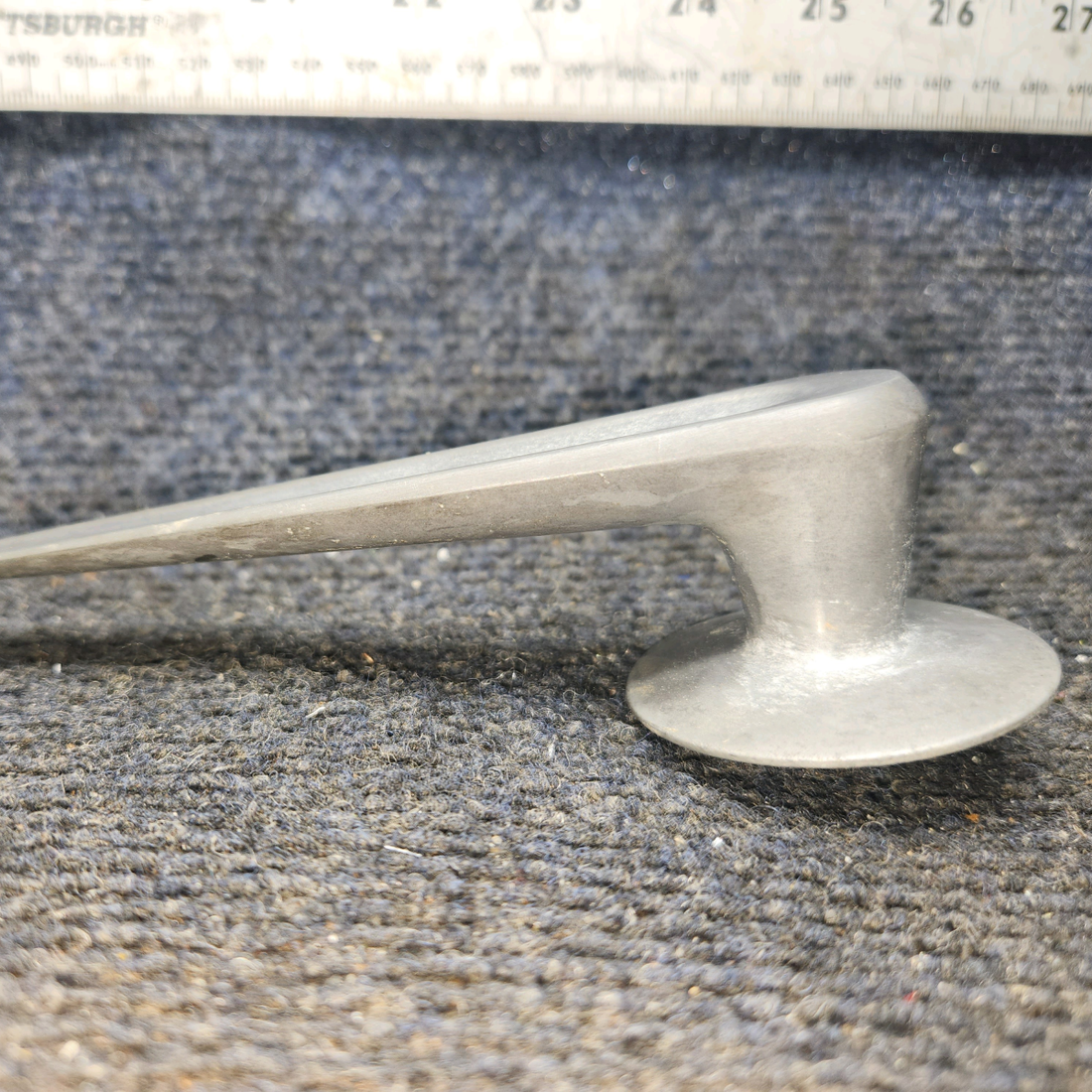 Used aircraft parts for sale, 0711027-1, 0511189-1 Cessna 172E Inside Cabin Door Handle LH or RH w/ Clip