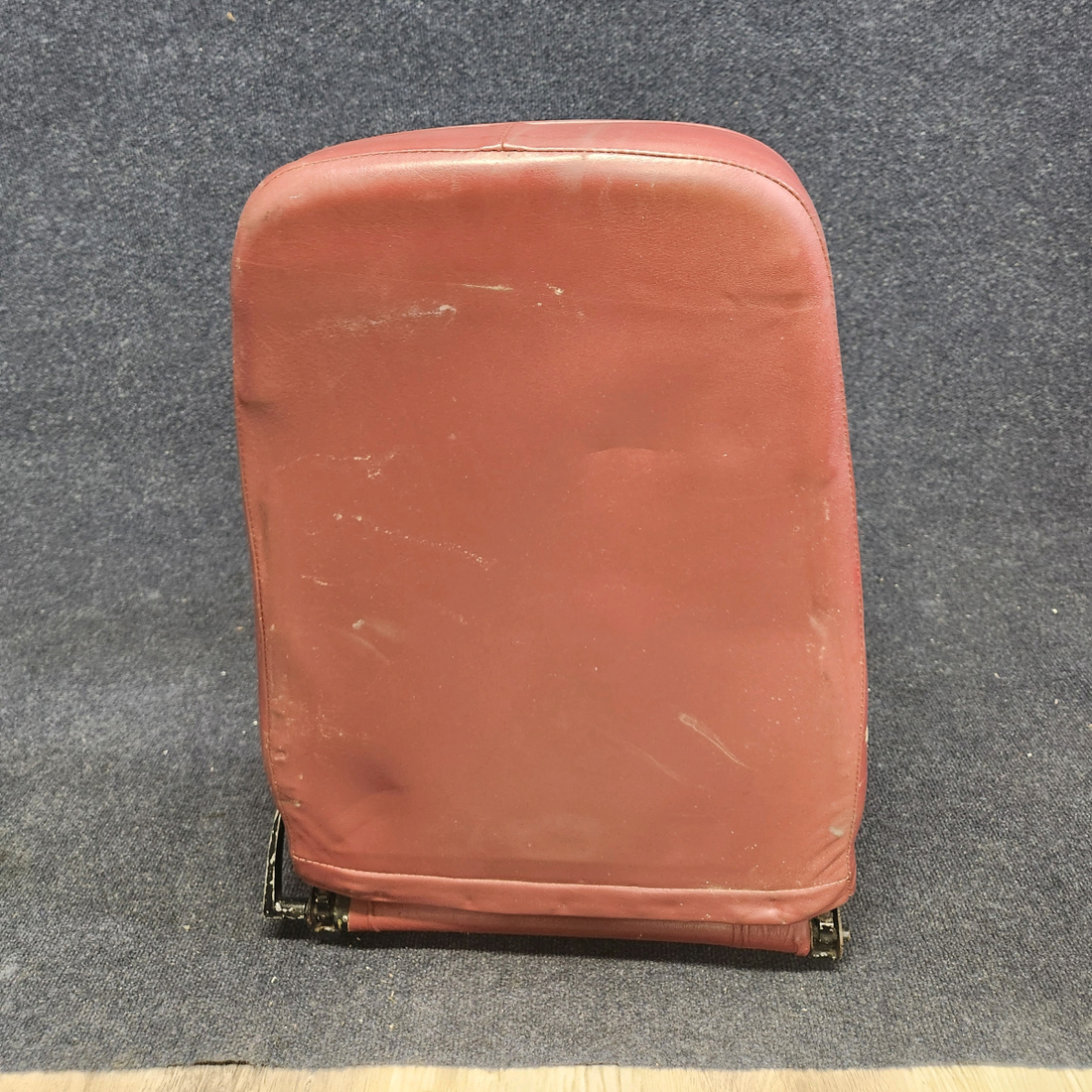 Used aircraft parts for sale, 96827-033 Piper PA32RT-300 PASSENGER SEAT CENTER LH REAR FACING