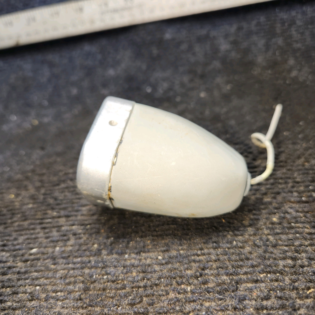 Used aircraft parts for sale, 1470089-10-532 Cessna 182G Map Light Assembly with Mount