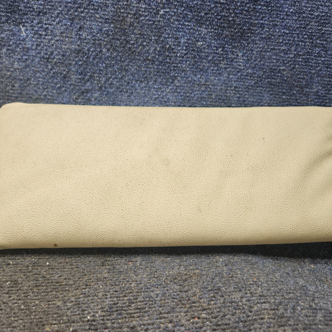 Used aircraft parts for sale, 0700122-1, 0700122-1 Cessna 172E Sun-Visor Set LH & RH with brackets