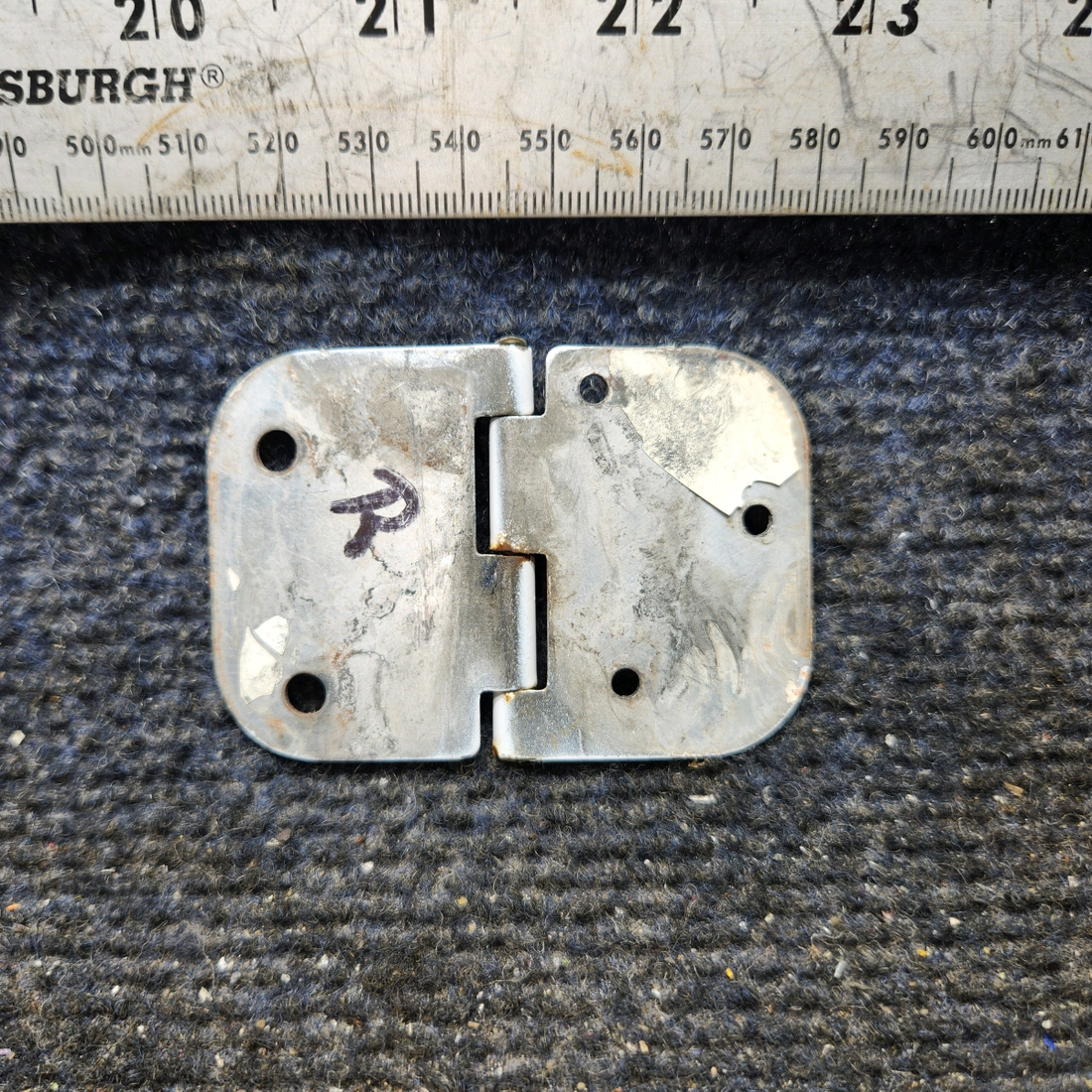 Used aircraft parts for sale, 0511280-4 Cessna 172E Lower Cabin Door Forward and Aft Hinge RH
