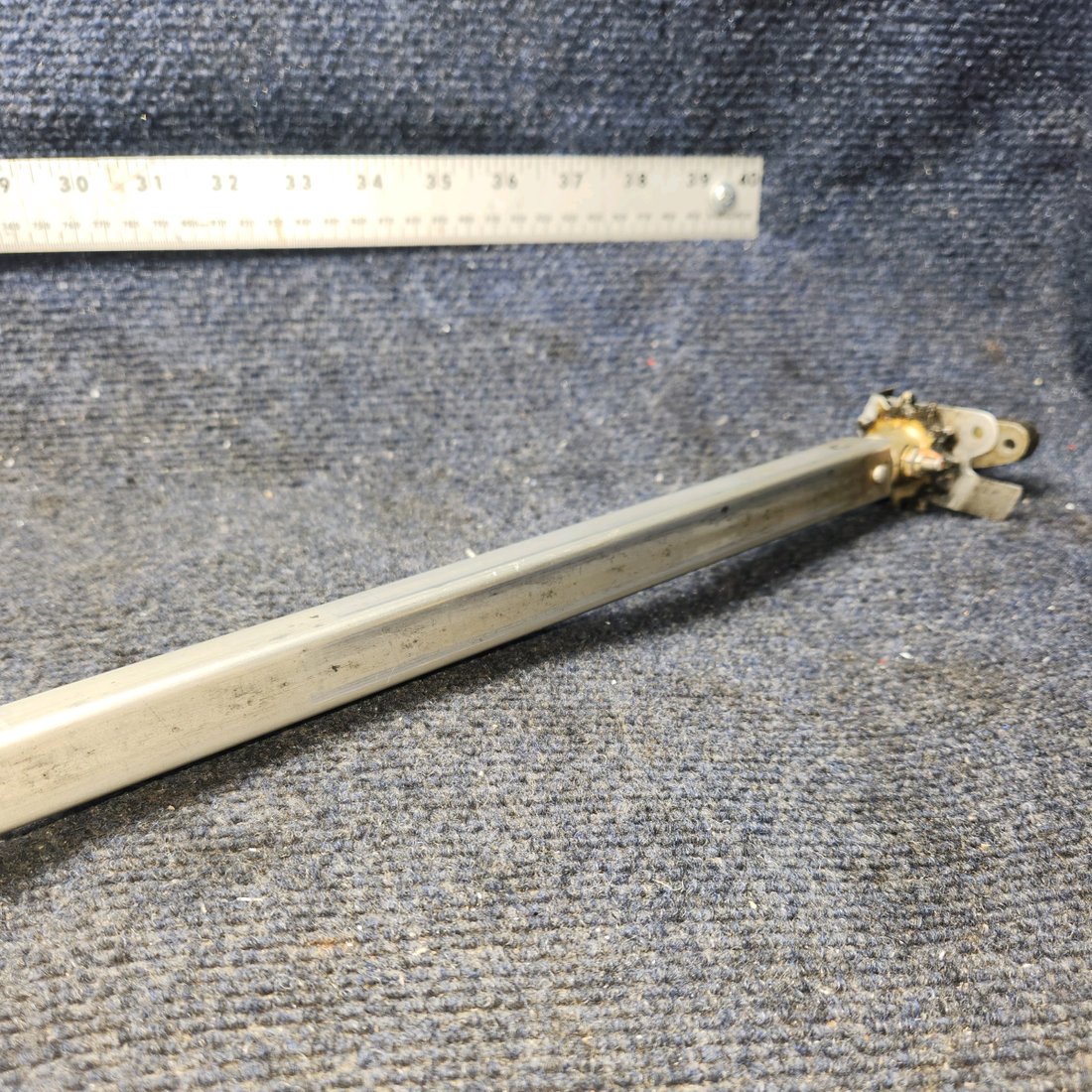 Used aircraft parts for sale, 0760640-1 Cessna 182G Control Tube w Bearing Assy