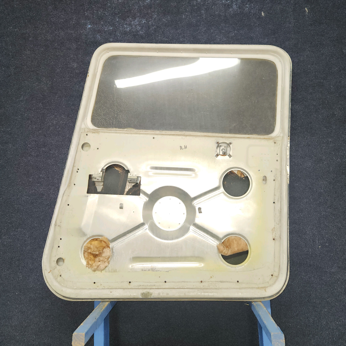 Used aircraft parts for sale, 0511460-2 Cessna 172F Cabin Door Structure - RH