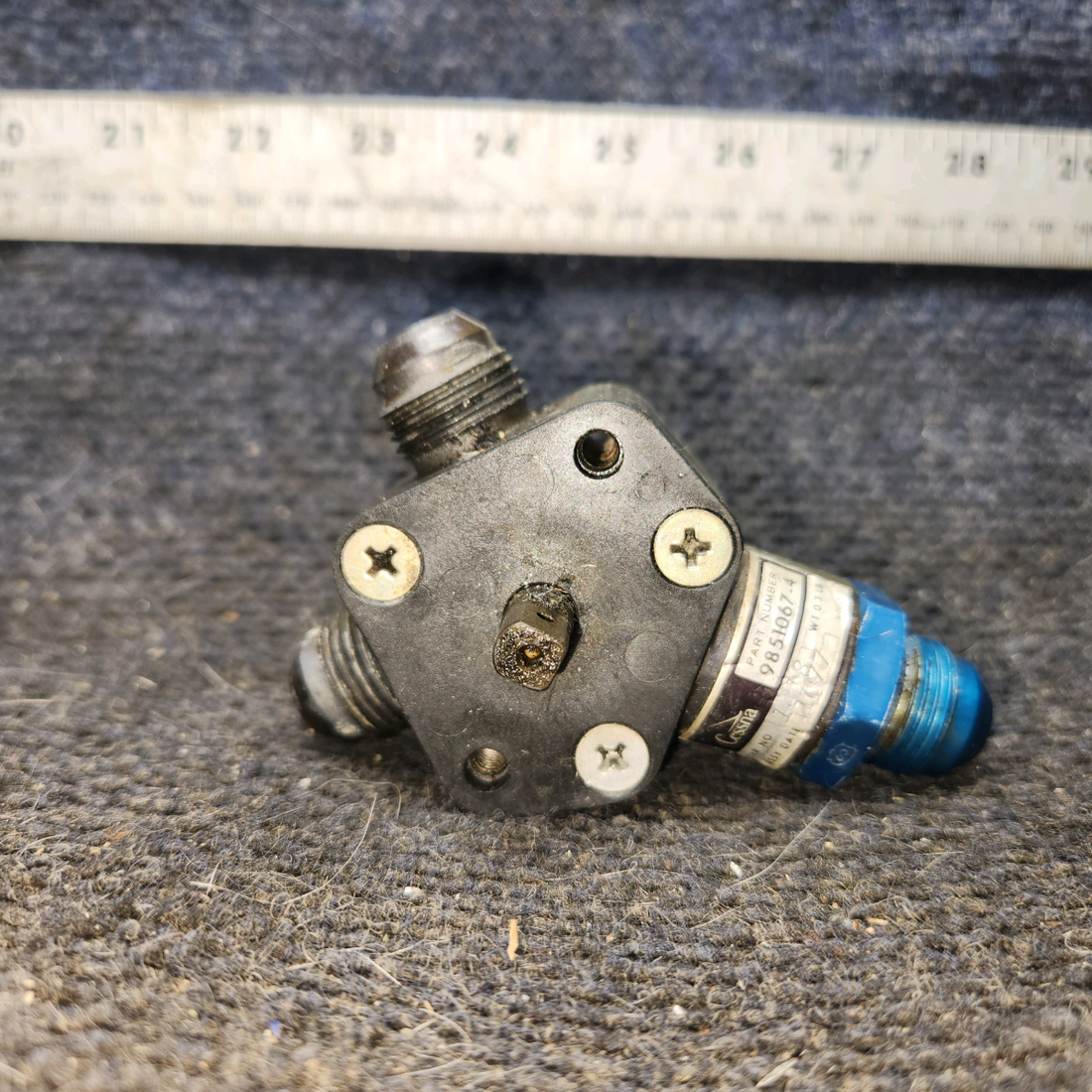 Used aircraft parts for sale, 9851067-4 cessna 172N Fuel Selector Valve