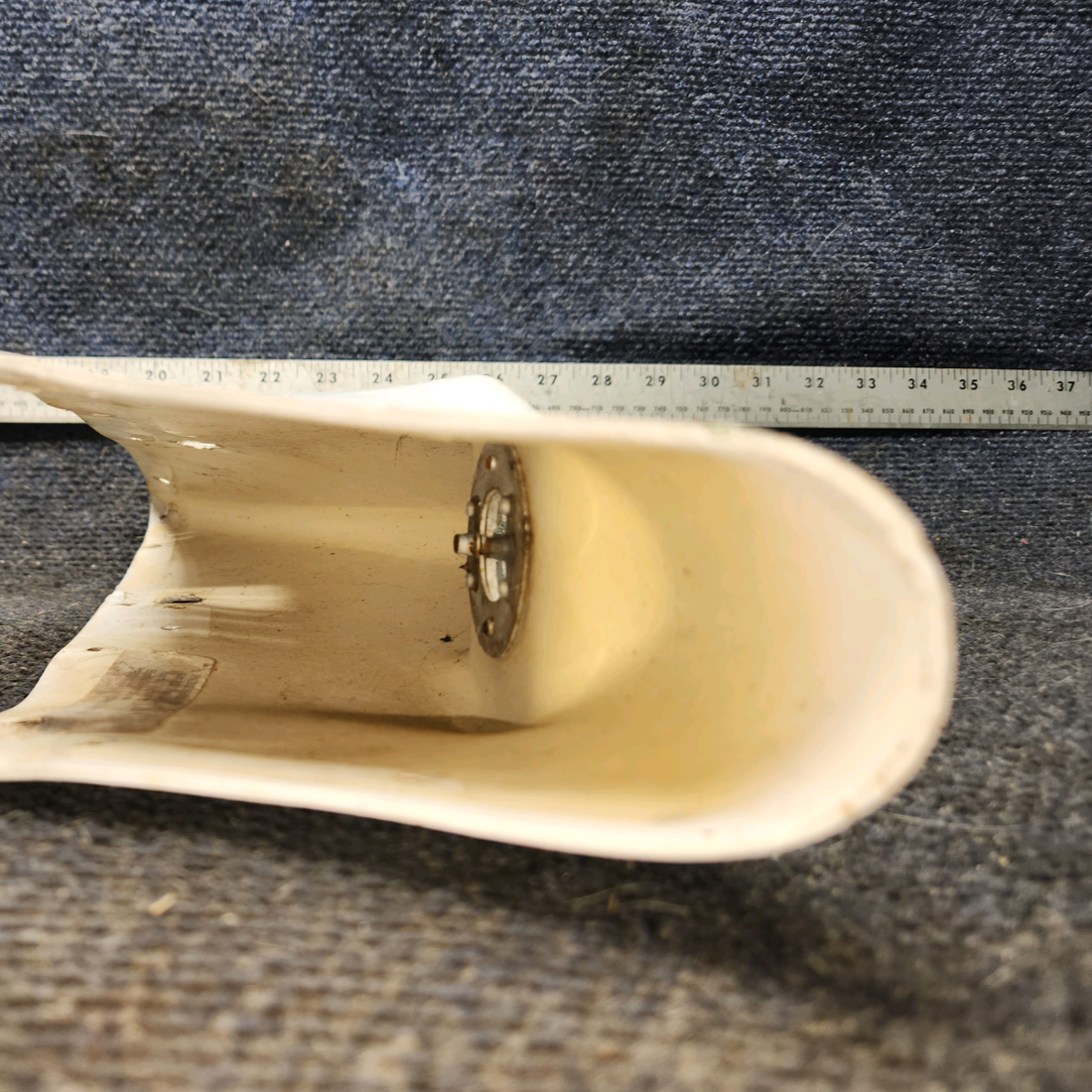 Used aircraft parts for sale, 0531033-4 cessna 172N Vertical Fin Cap Assembly