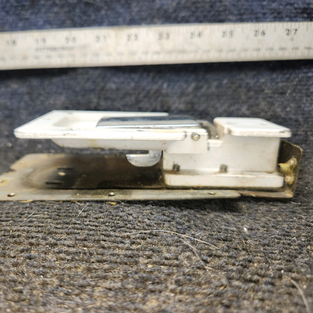 Used aircraft parts for sale, 0517012-3 cessna 172N Latch Assembly - Cabin Door LH