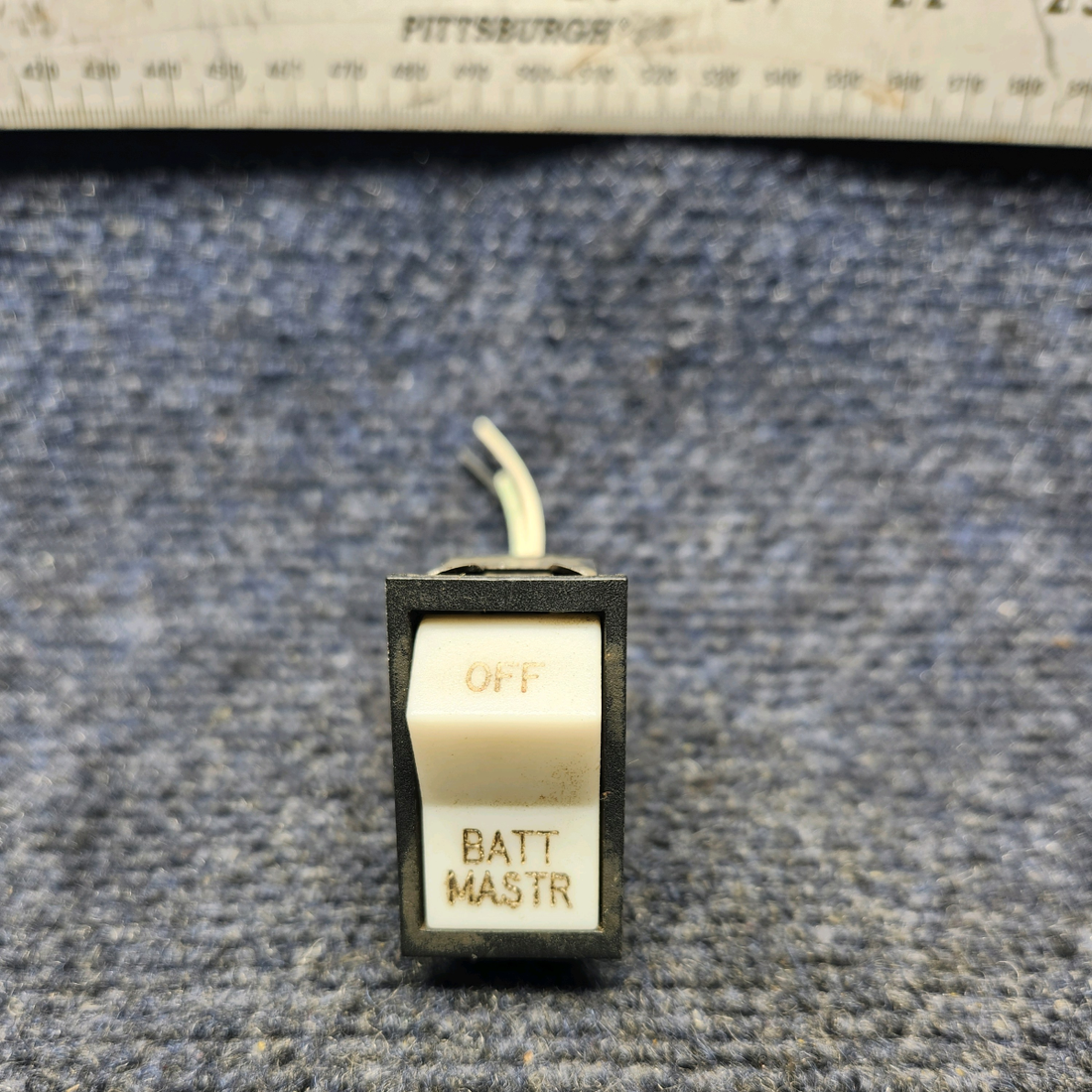Used aircraft parts for sale, 688-296 PIPER PA28-161 Warrior III BATT MASTR ROCKER SWITCH