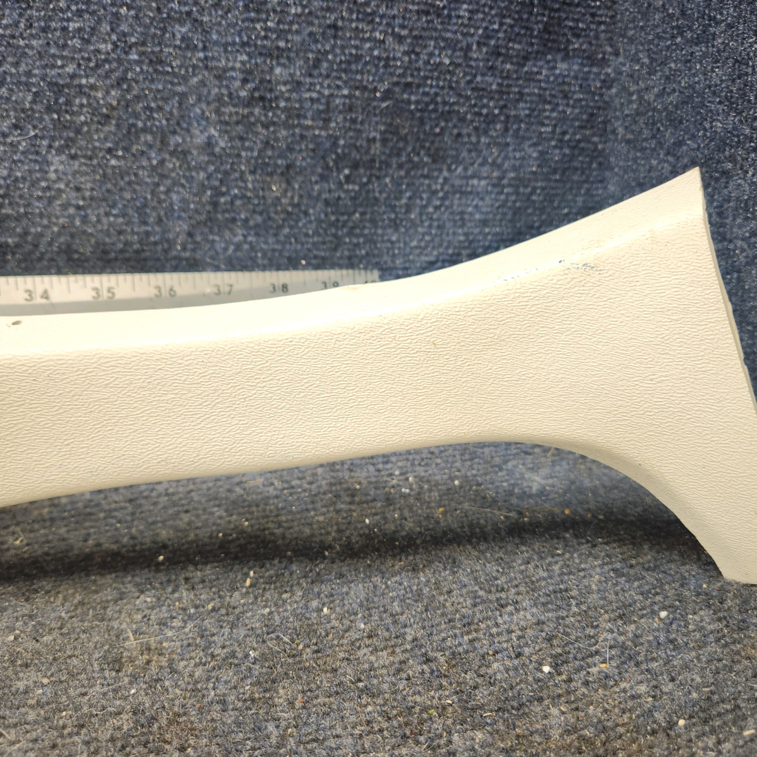 Used aircraft parts for sale, 0515014-1 cessna 172N Rear Window Upper Moulding