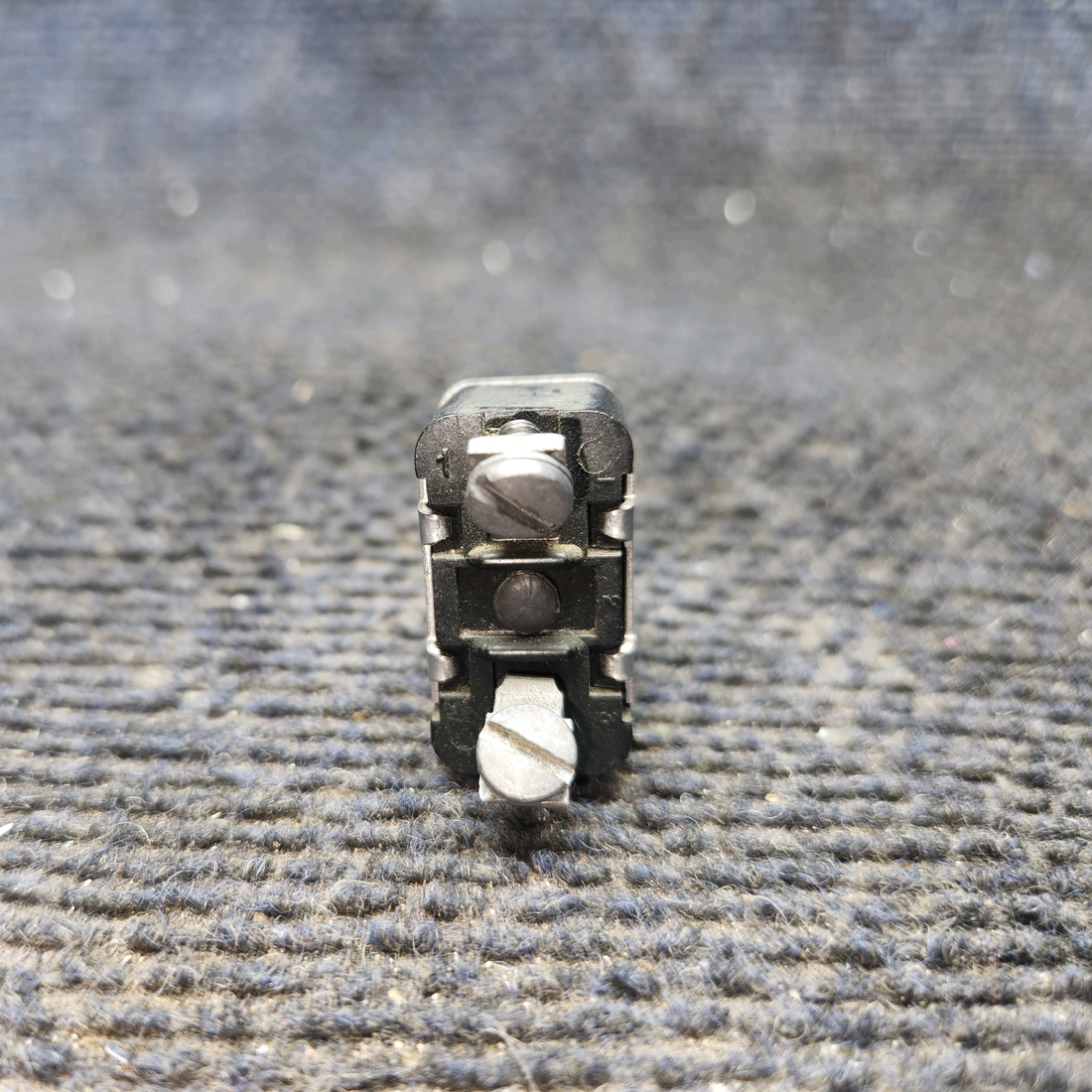 Used aircraft parts for sale, AN3021-2 Beechcraft 35-33 Single Pole Toggle Switch