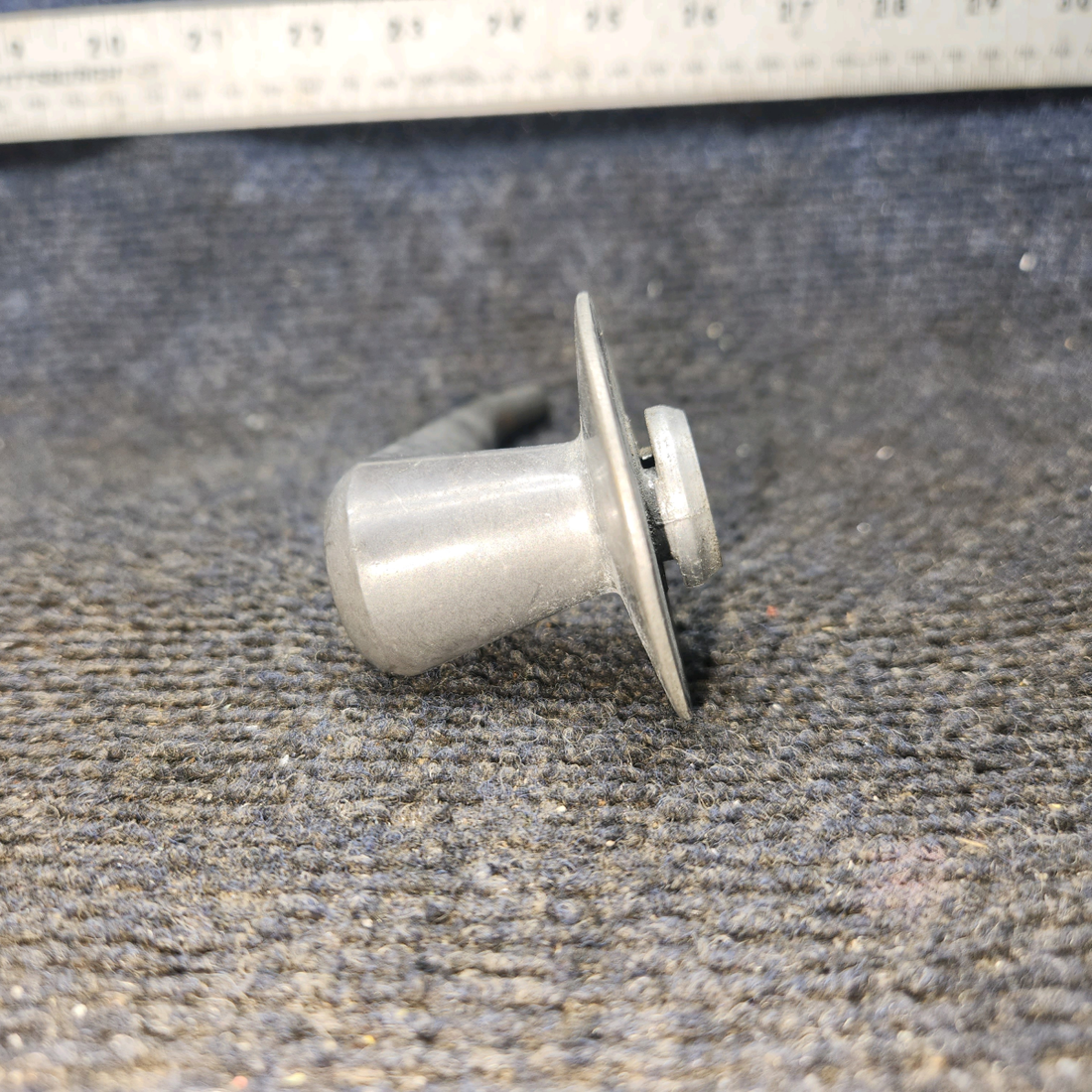 Used aircraft parts for sale, 0711027-1, 0511189-1 Cessna 172E Inside Cabin Door Handle LH or RH w/ Clip