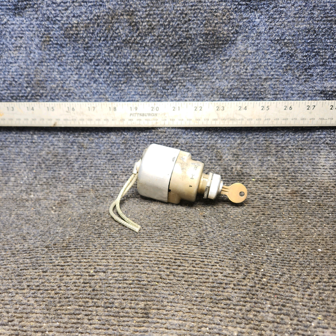 Used aircraft parts for sale, C292501-0202 cessna 150G Magneto Ignition Switch with Key