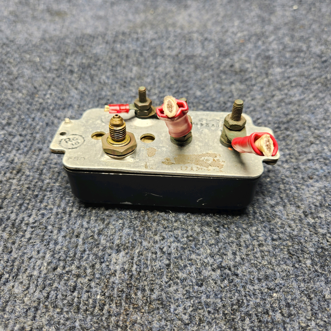 Used aircraft parts for sale, C669560-0101 Rochester CESSNA C172RG AMMETER-OIL PRESSURE CLUSTER (21-32V)