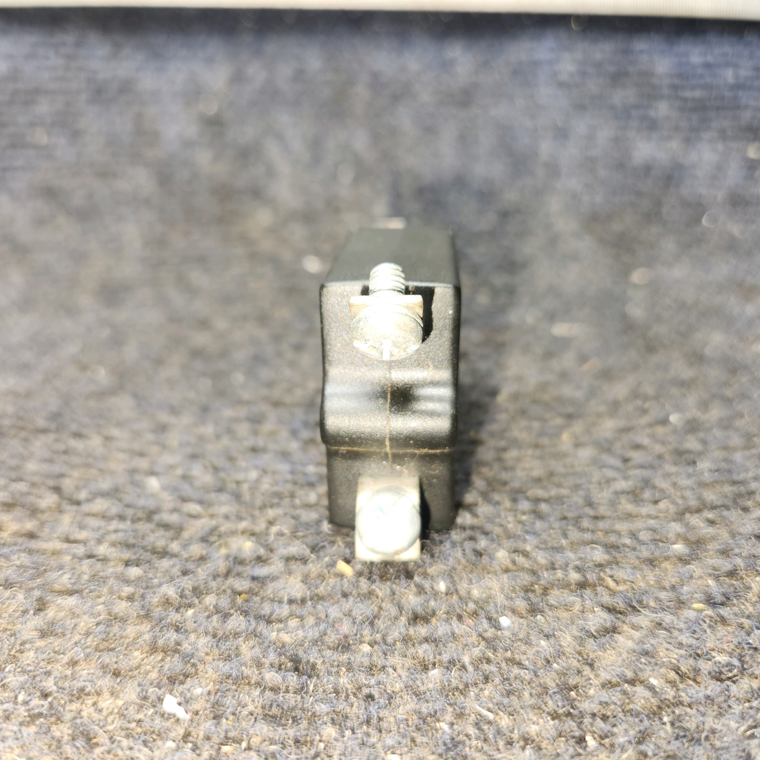 Used aircraft parts for sale, W31-X2M1G-35 Cessna 172E Circuit Breaker Switch – 35 Amps