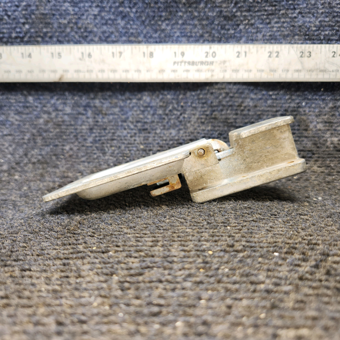 Used aircraft parts for sale, 0511258-1 cessna 150G Cabin Door Latch Housing Assembly – LH or RH