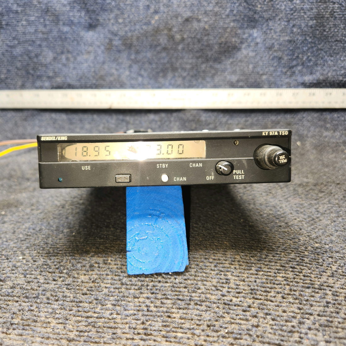 Used aircraft parts for sale, 064-1051-70 King KY-97A Piper PA28-140 Com Transceiver with rack and connector 14V