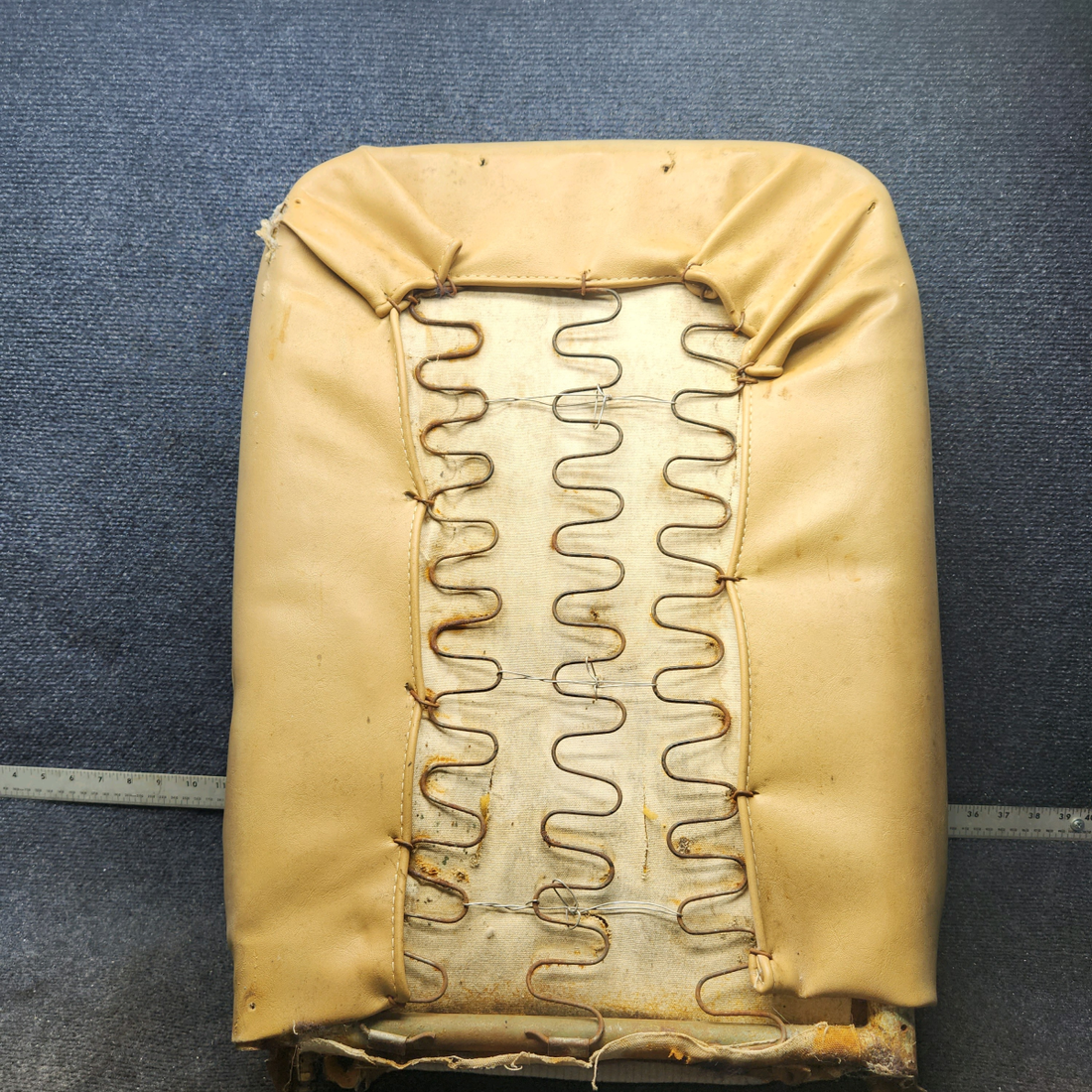 Used aircraft parts for sale, 0400118-90 Cessna C-150J Co-pilot Right Seat Assy