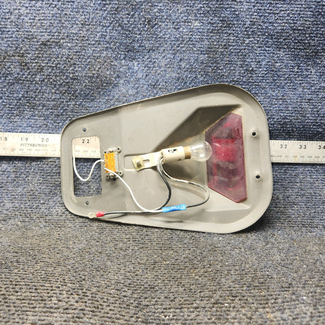 Used aircraft parts for sale, 0710103-7 Cessna 172 Overhead Corer Light With Switch
