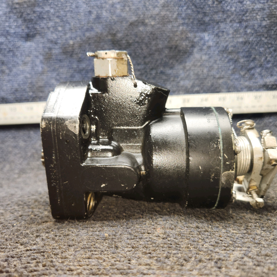 Used aircraft parts for sale, 210415 Woodward Cessna 182G Propeller Governor