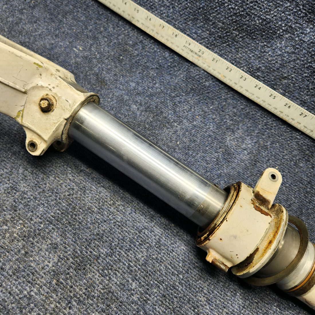 Used aircraft parts for sale, 2443006-202 / 2443006-201 CESSNA C172RG NOSE SHOCK STRUT ASSY