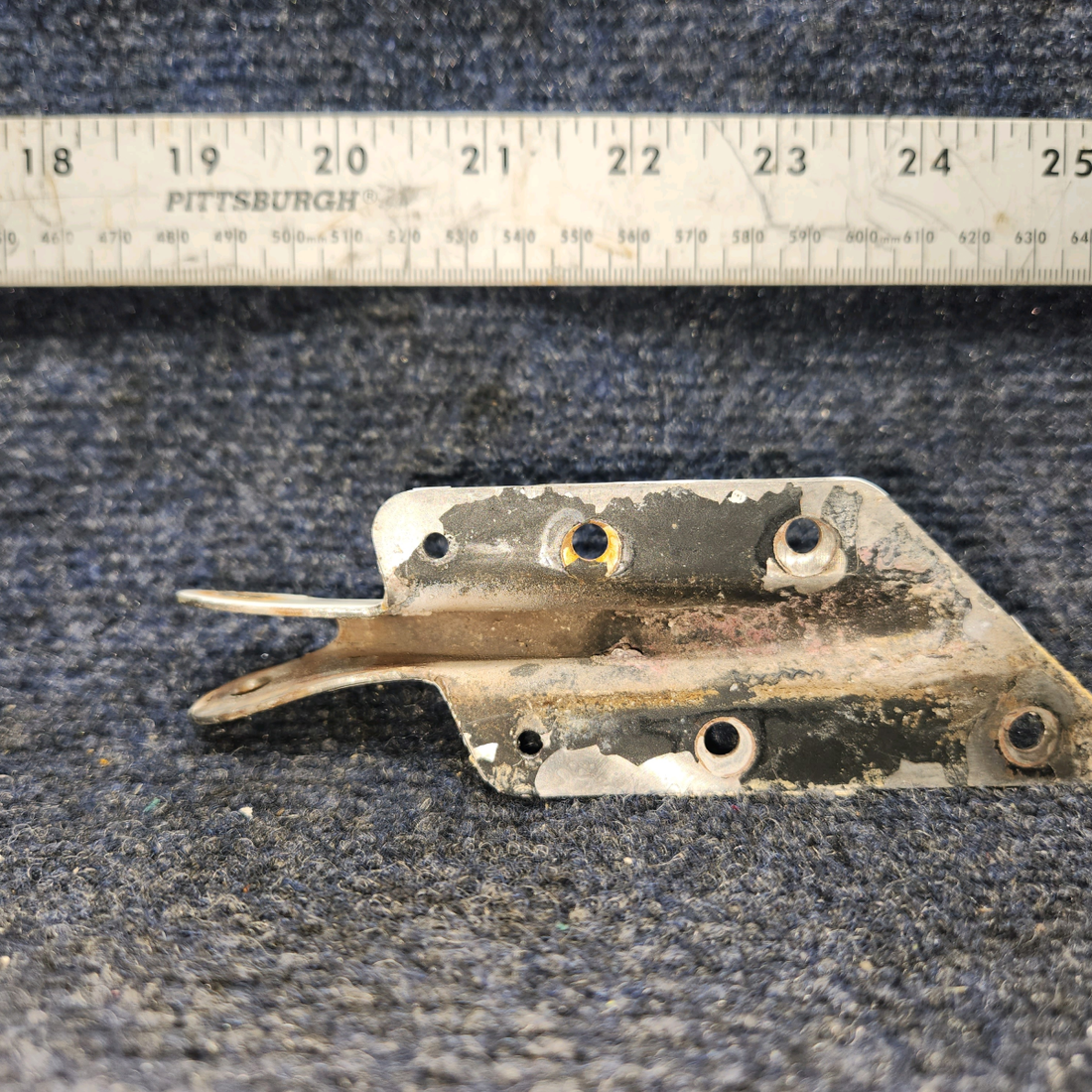 Used aircraft parts for sale, 66914-000 PIPER PA28-140 Hinge Cabin Door Bottom