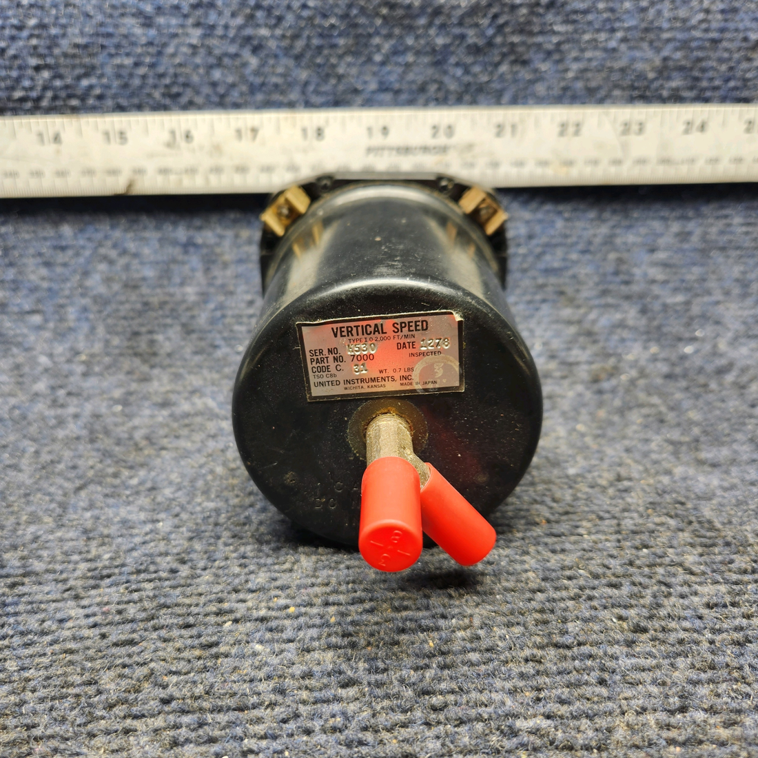 Used aircraft parts for sale, 7000 United Instruments 7000 UNITED INSTRUMENTS VERTICAL SPEED INDICATOR