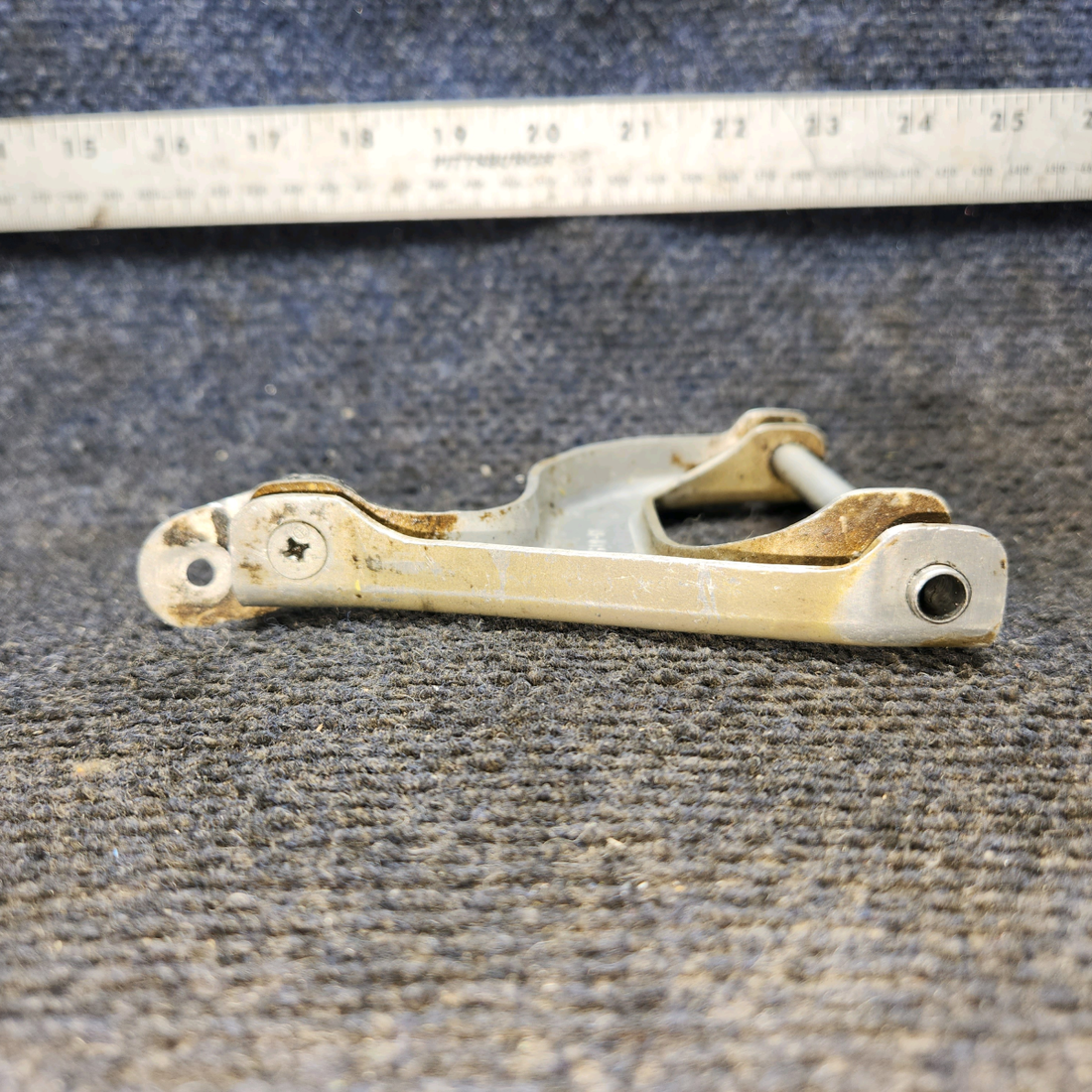 Used aircraft parts for sale, 35-815118 Beechcraft 35-33 Landing Gear Door Idler