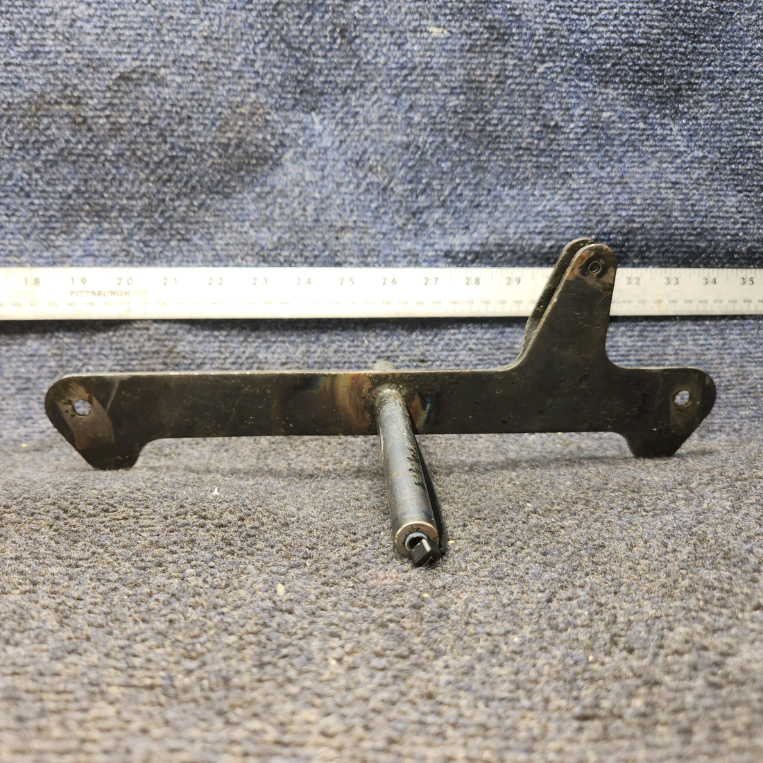 Used aircraft parts for sale, 35473-001 Piper PA28-161 Aileron Bellcrank RH