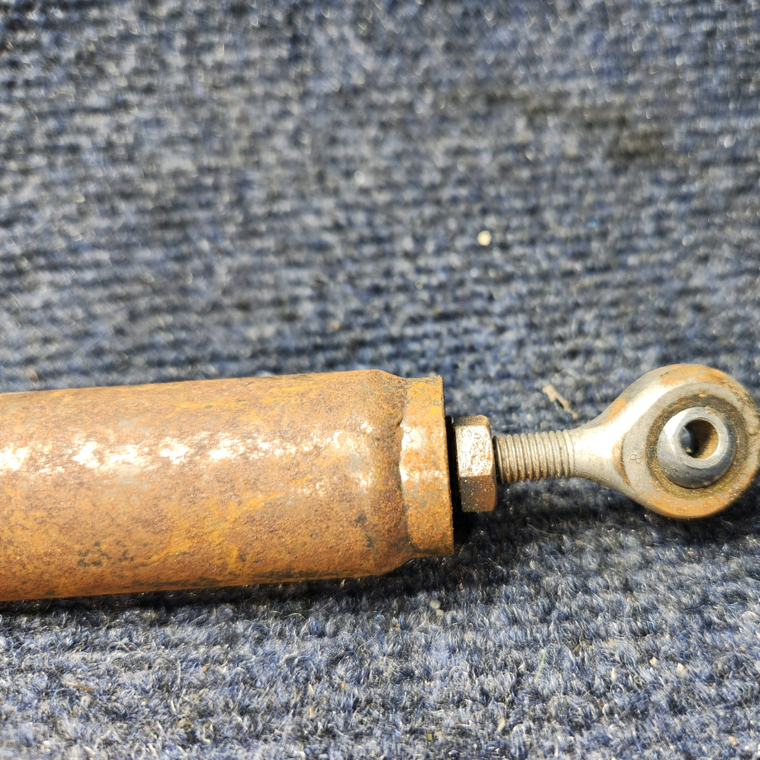 Used aircraft parts for sale, 76425-002 PIPER PA28RT-201 Bungee Assy Nose Wheel R.H