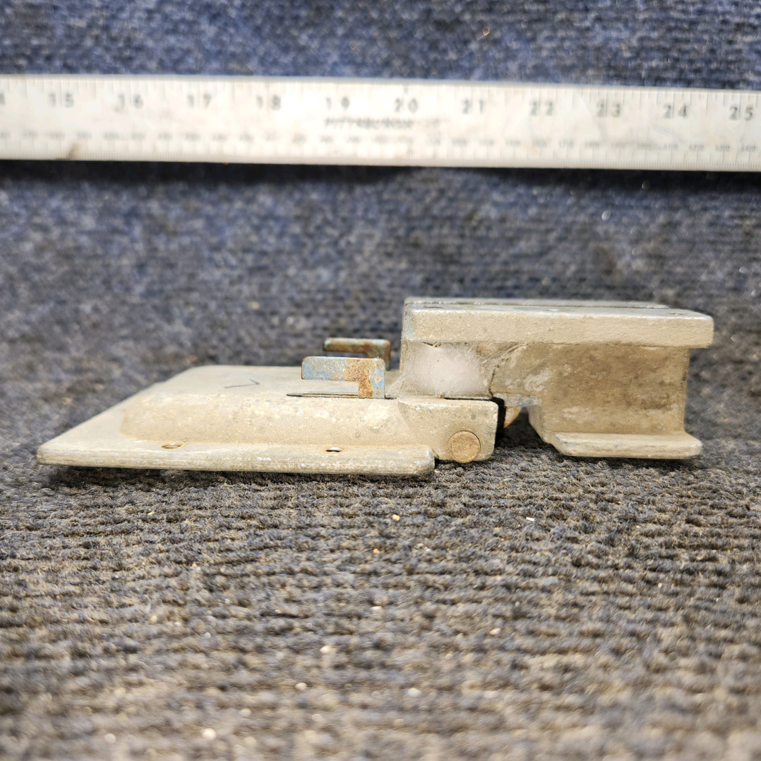 Used aircraft parts for sale, 0511258-1 cessna 150G Cabin Door Latch Housing Assembly – LH or RH