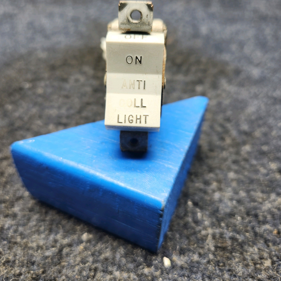 Used aircraft parts for sale, 99377-006 Piper PA32RT-300 ANTI-COLLISION LIGHT SWITCH
