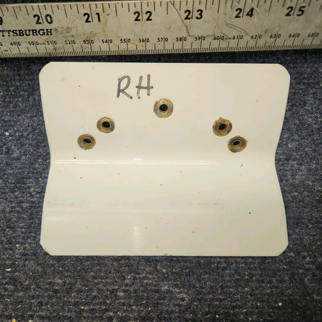 Used aircraft parts for sale, 0413399-2 Cessna C-150J Fuselage Step Mount – R.H