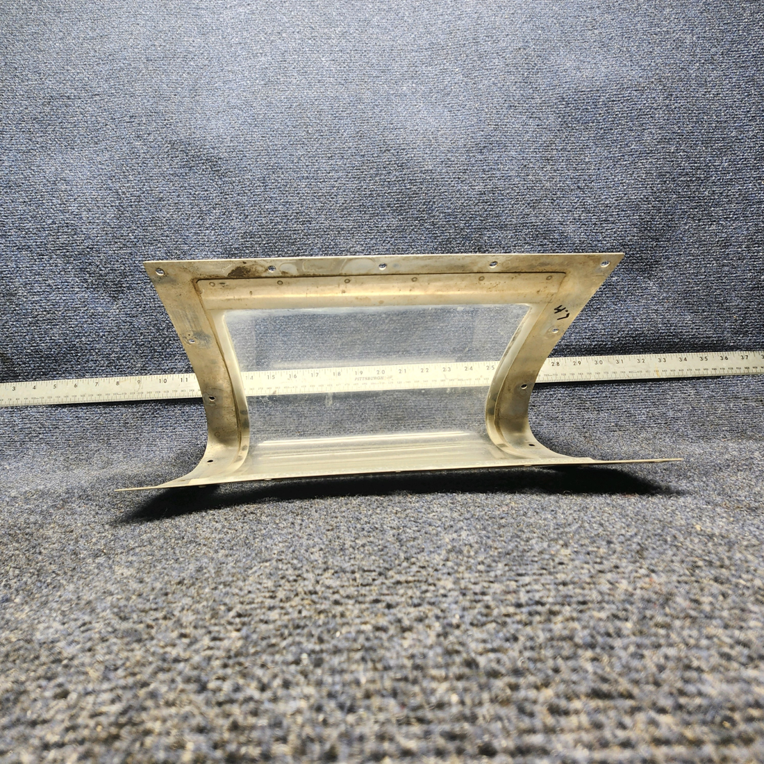 Used aircraft parts for sale, 0523115-2 CESSNA 172K LANDING LIGHT LENS AND RETAINER