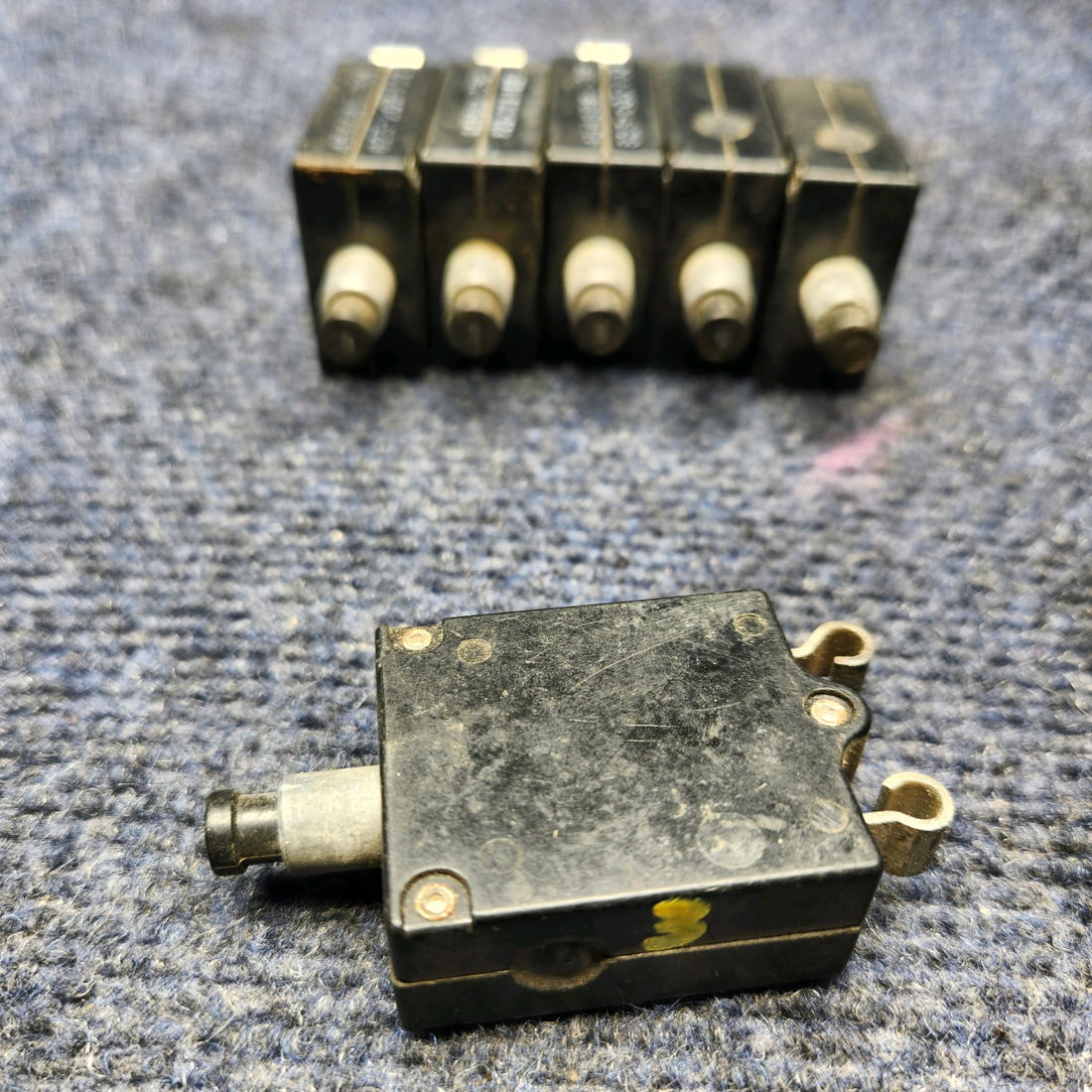 Used aircraft parts for sale, 823-203-102 Wood Piper Pa-31T AMF BREAKER 3 AMP " PRICE PER EACH"