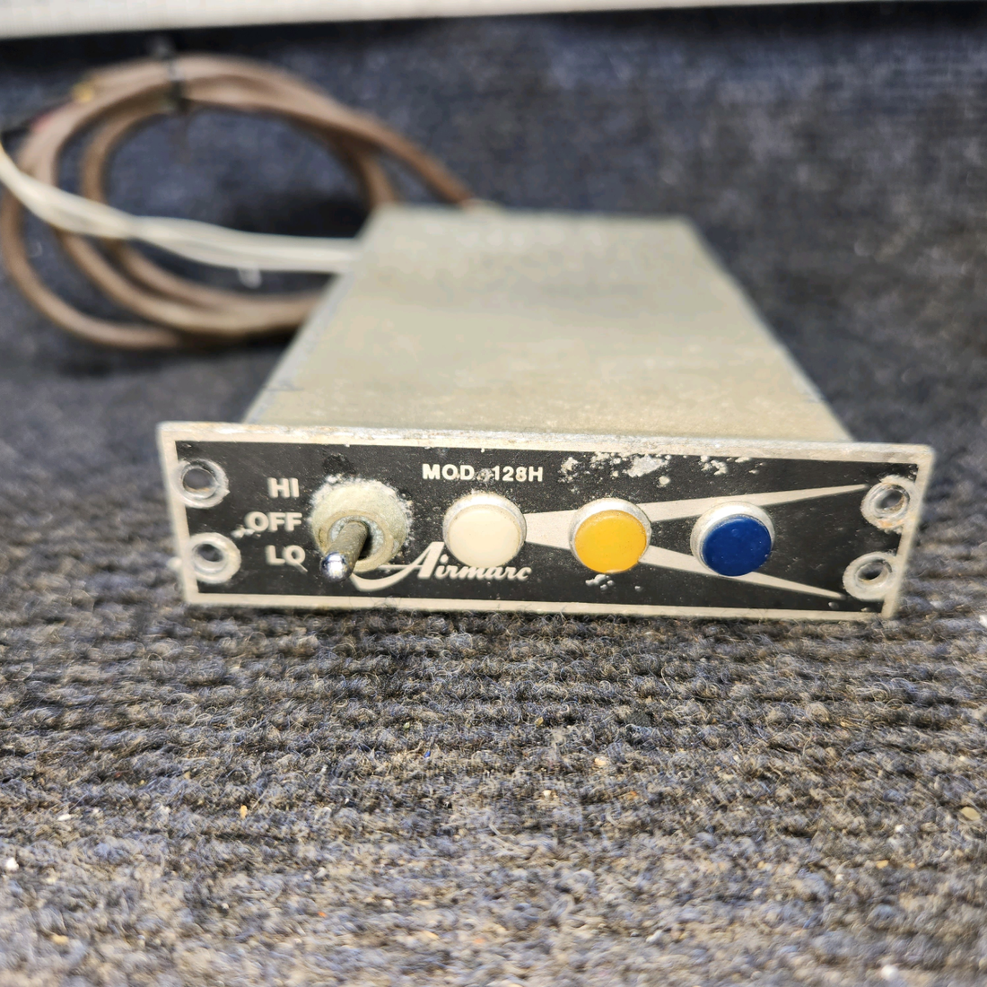 Used aircraft parts for sale, 46150-2 Airmarc 128H Piper PA28-140 Marker Beacon Indicator 14V