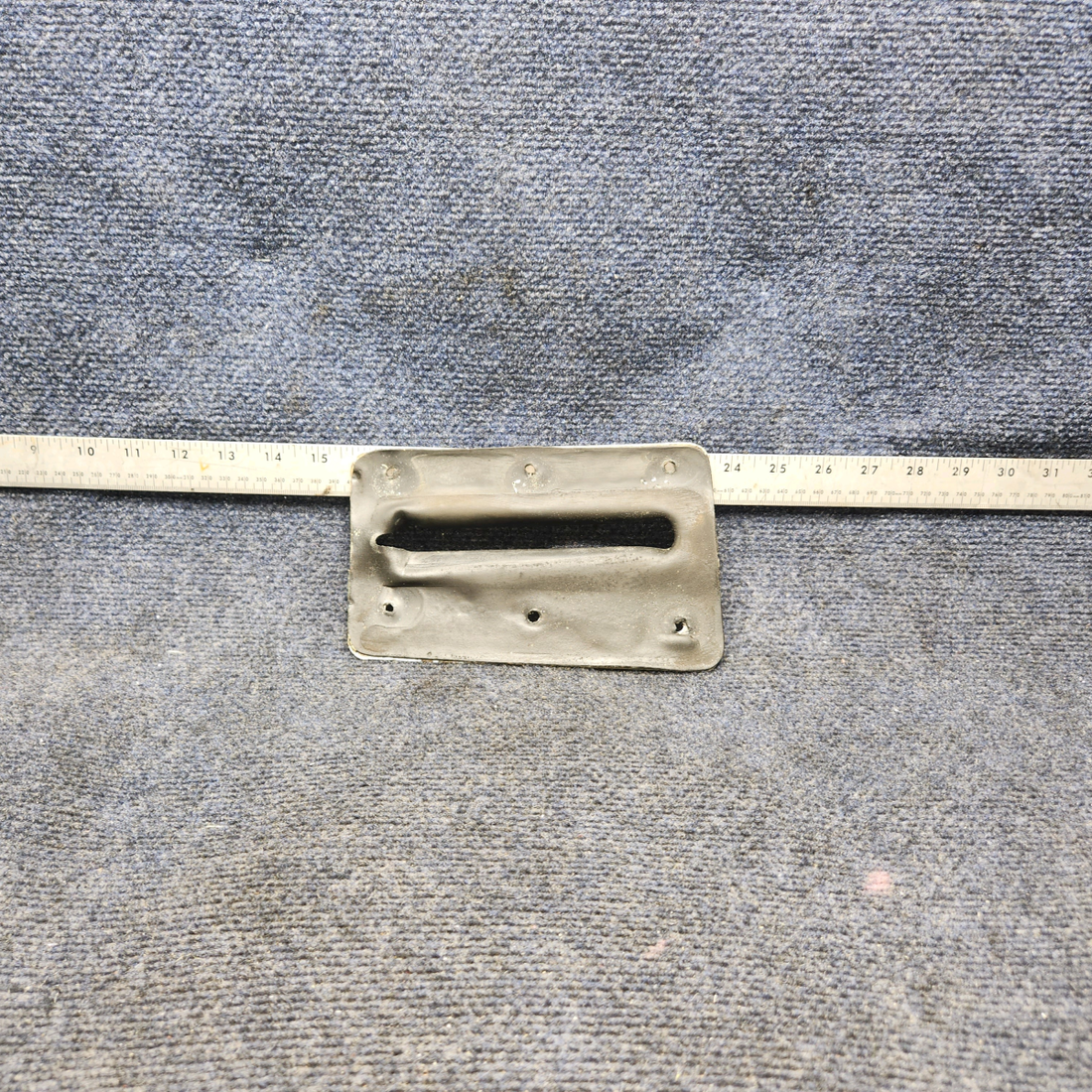 Used aircraft parts for sale, 0511071-3 CESSNA 172K LANDING GEAR FILLET PLATE LH