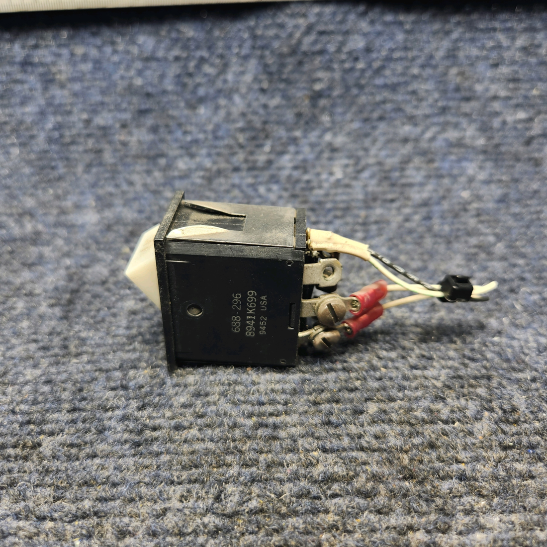 Used aircraft parts for sale, 688-296 PIPER PA28-161 Warrior III ALTR ROCKER SWITCH