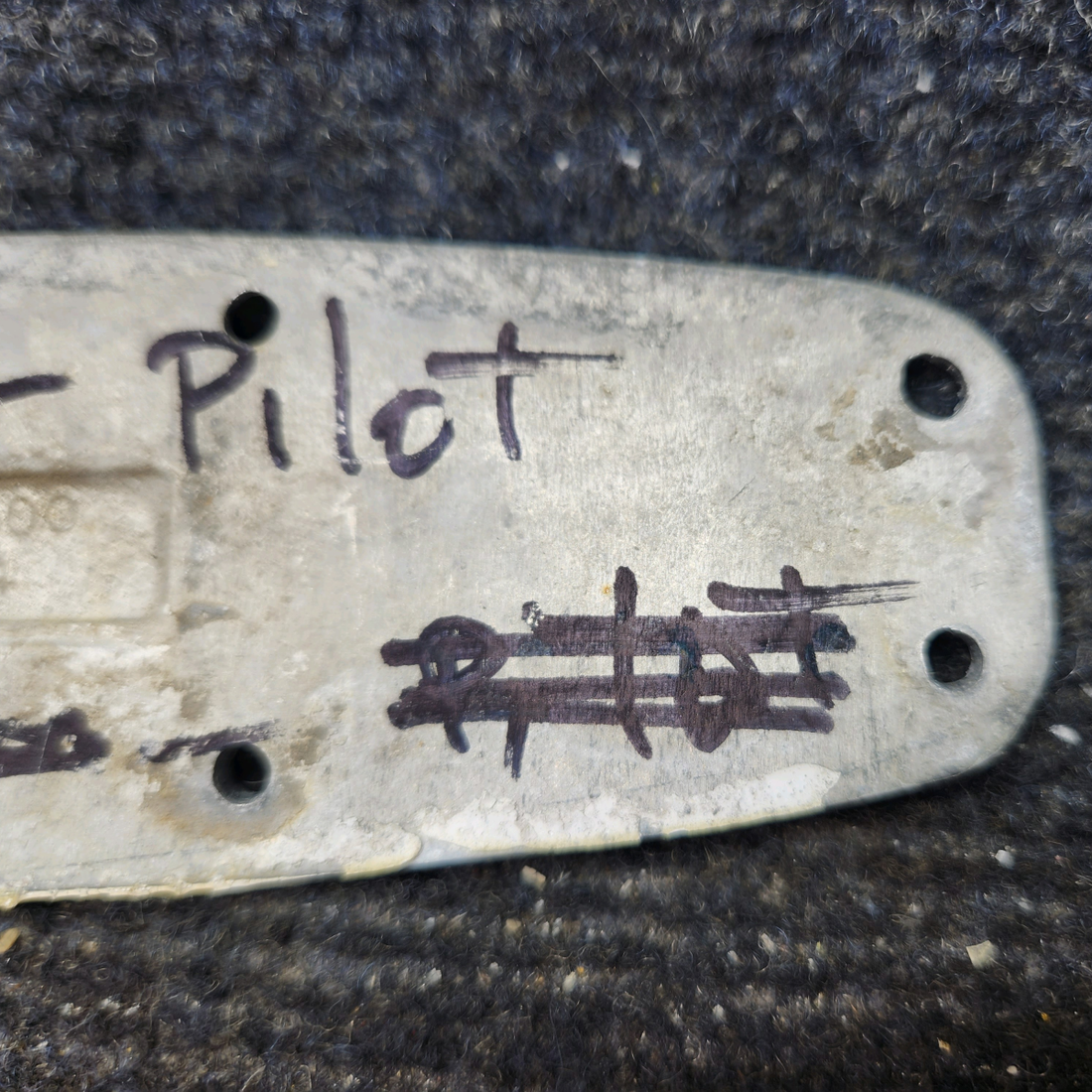 Used aircraft parts for sale, 0413426-3 cessna 150G Hinge Assembly – LH Upper & RH Lower