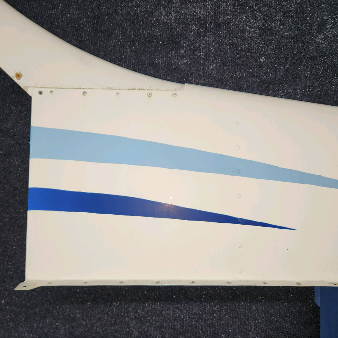 Used aircraft parts for sale, 0531019-8 cessna 172N Dorsal Fin Assembly