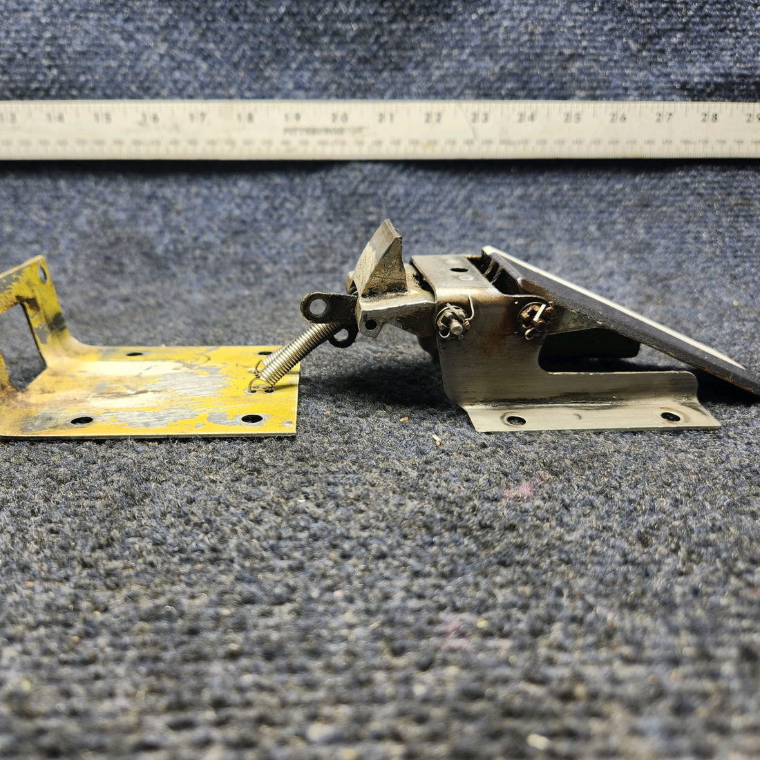 Used aircraft parts for sale, 79515-004 / 79515-035 PIPER PA28-161 Warrior III CABIN DOOR LATCH ASSEMBLY W COVER