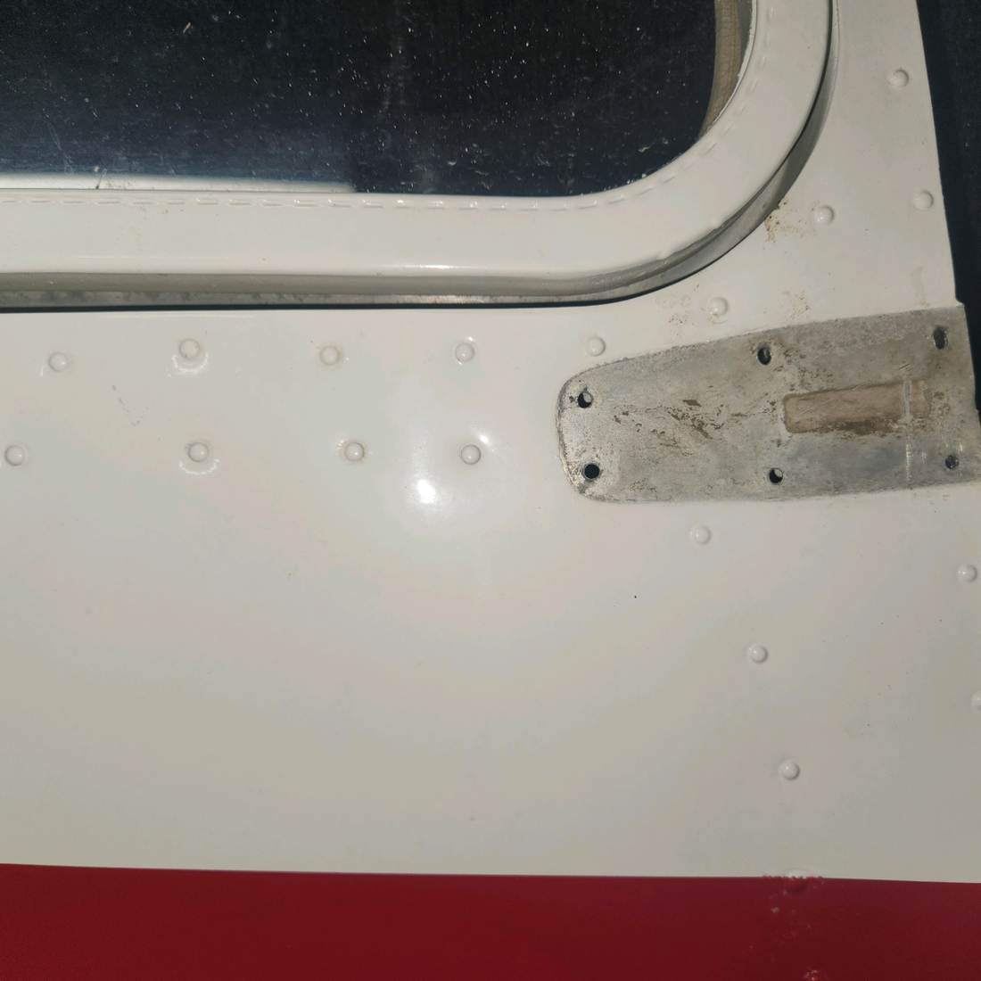 Used aircraft parts for sale, 0413033-2 cessna 150G Cabin Door – Pilot Side RH