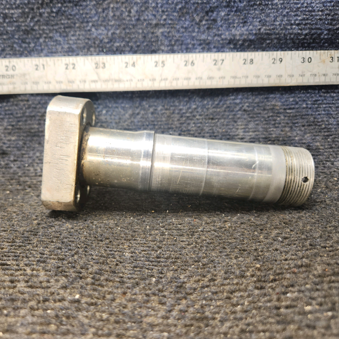 Used aircraft parts for sale, 0541124 cessna 150G Main Gear Axle