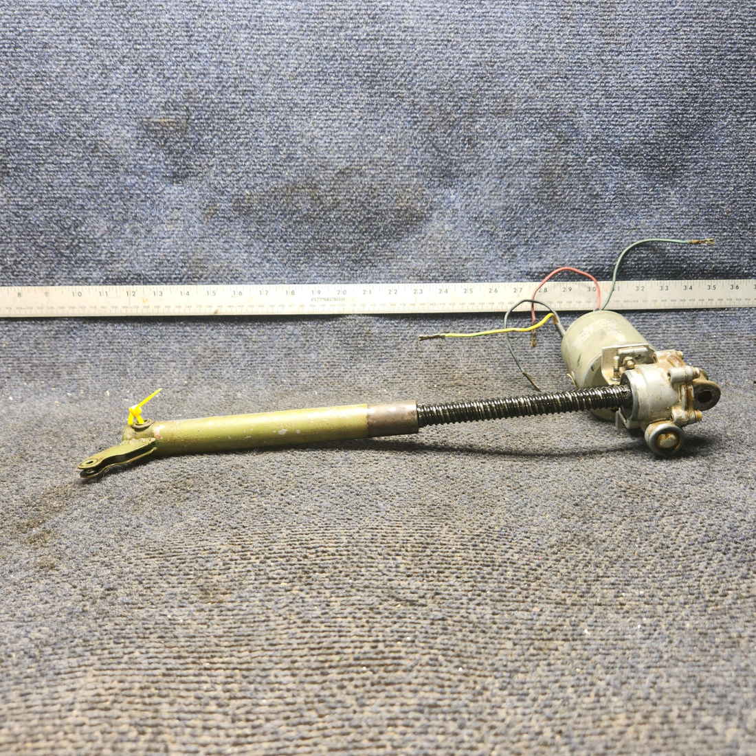 Used aircraft parts for sale, C301002-0305 Cessna 182G Flap Actuator Assembly