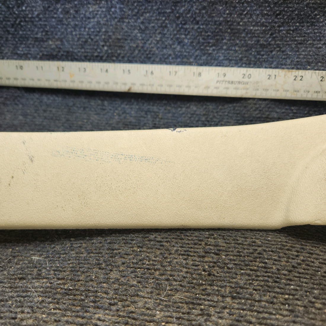 Used aircraft parts for sale, 0515027-4 cessna 172N Window Moulding - RH