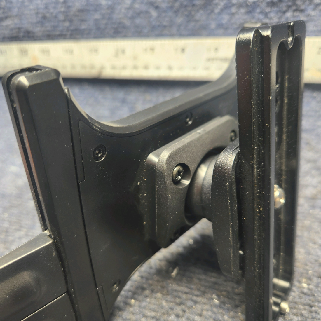 Used aircraft parts for sale, Clearview mounts Beechcraft F33A CLEARVIEW UNIVERSAL TABLET PANEL MOUNT