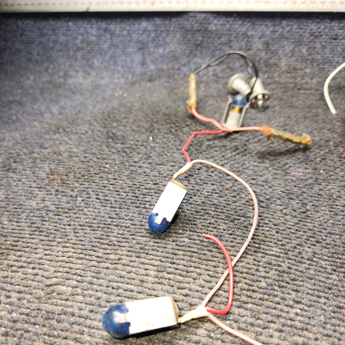 Used aircraft parts for sale, 565-516 Piper PA32RT-300 Panel Light Holder Set