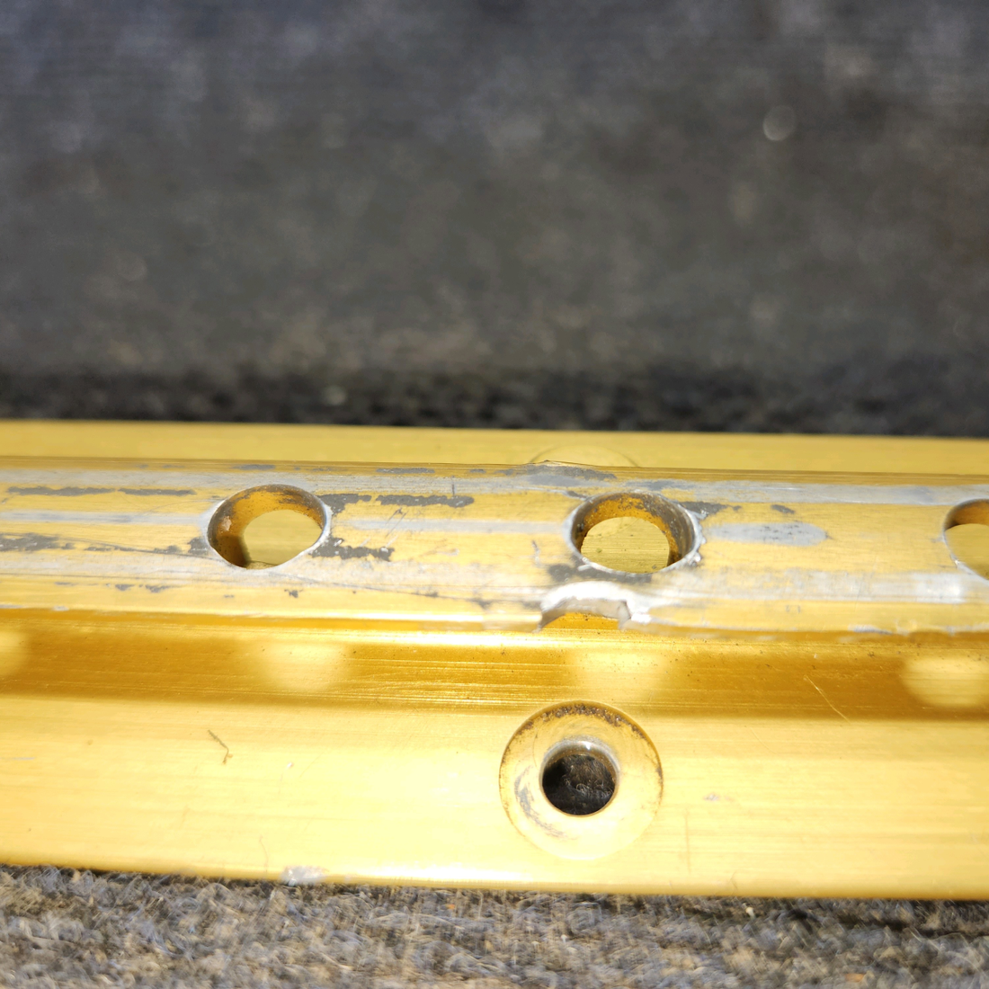 Used aircraft parts for sale, MC0411545-1 cessna 150G Outboard Seat Track
