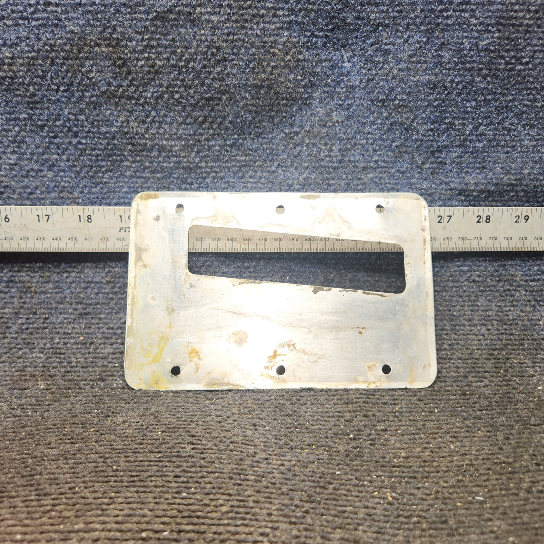 Used aircraft parts for sale, 0441024-2 cessna 150G Landing Gear Fillet Plate – RH