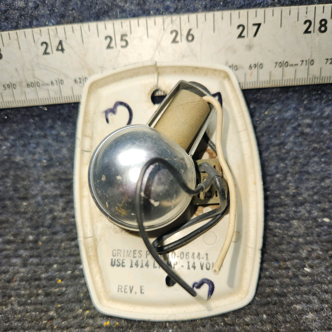 Used aircraft parts for sale, 572-524 Grimes Piper PA32RT-300 Reading Light W/Switch (14 V)